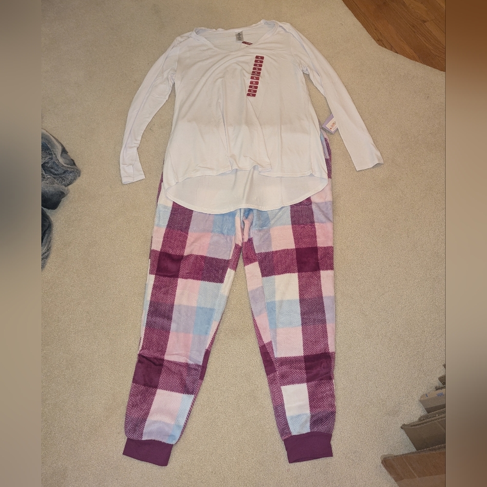 Women's White and Plaid Sleepwear / Lounge Set